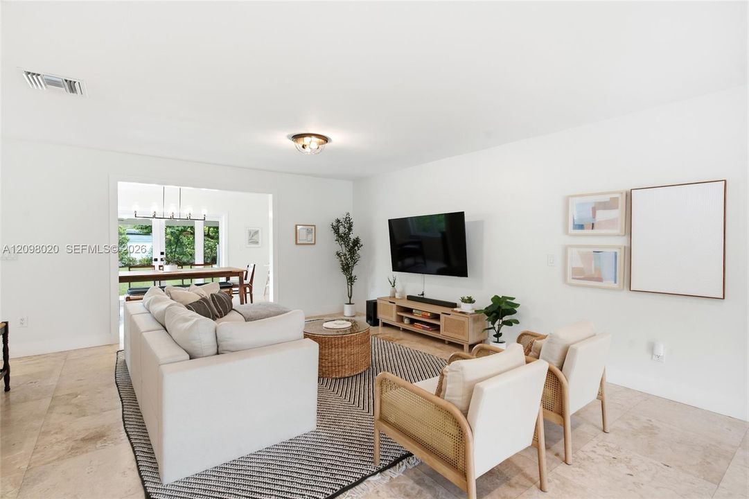 En Venta: $999,000 (3 camas, 2 baños, 1741 Pies cuadrados)