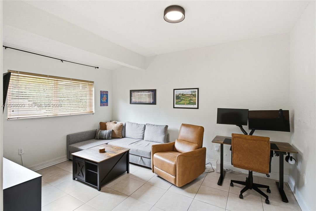 En Venta: $999,000 (3 camas, 2 baños, 1741 Pies cuadrados)
