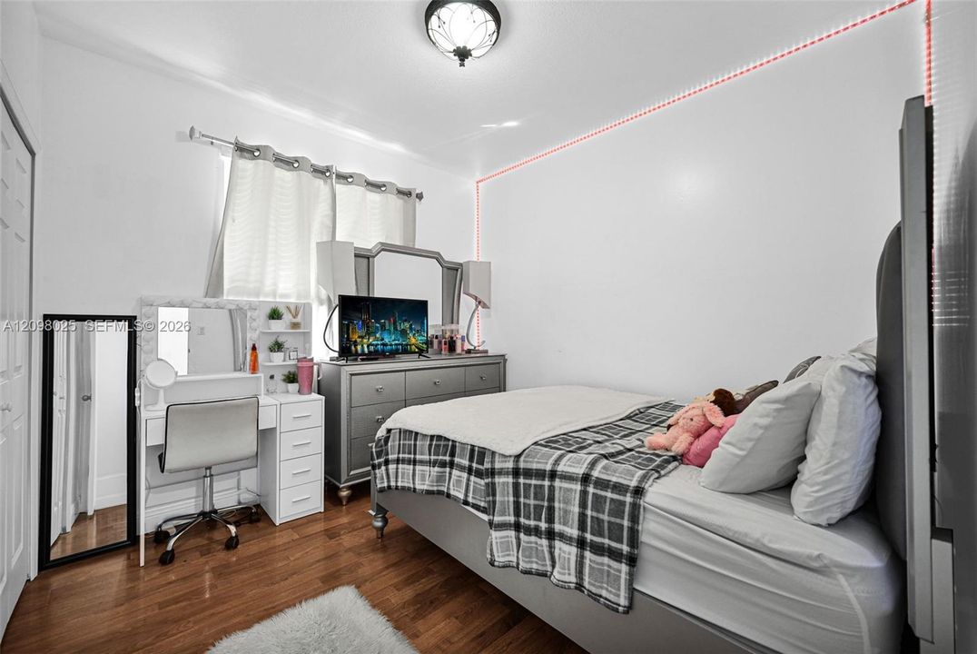 На продажу: $999,999 (5 спален, 3 ванн, 2598 Квадратных фут)