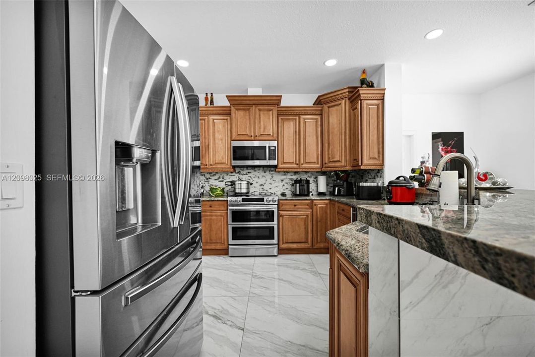 На продажу: $999,999 (5 спален, 3 ванн, 2598 Квадратных фут)