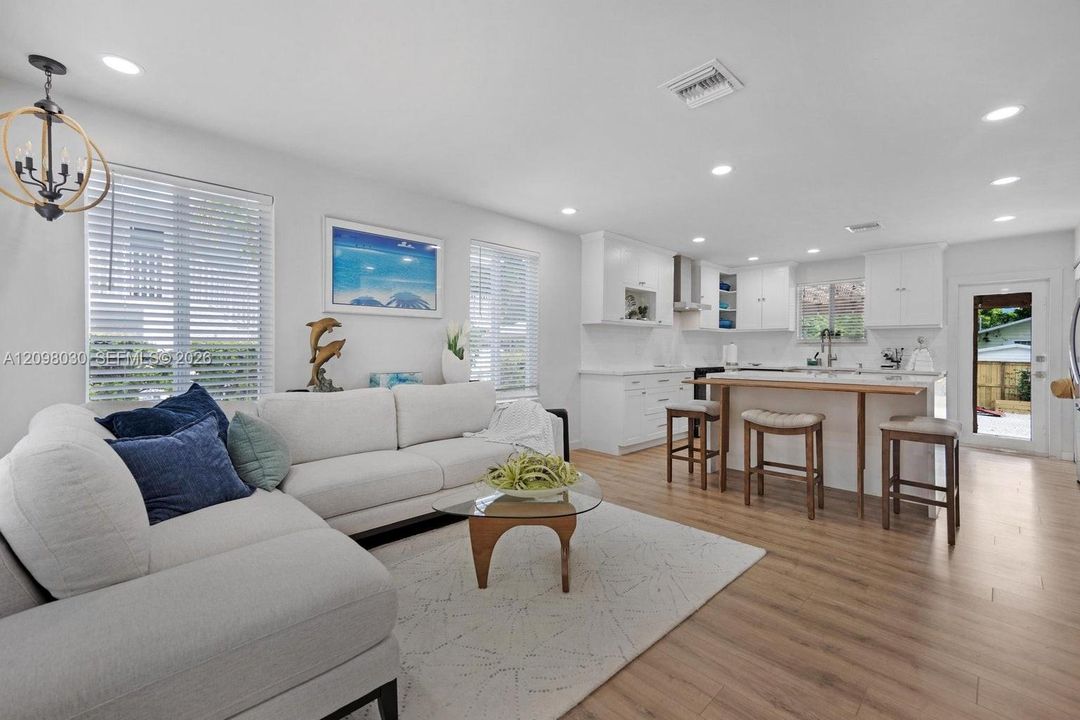 For Sale: $735,000 (3 beds, 2 baths, 1120 Square Feet)