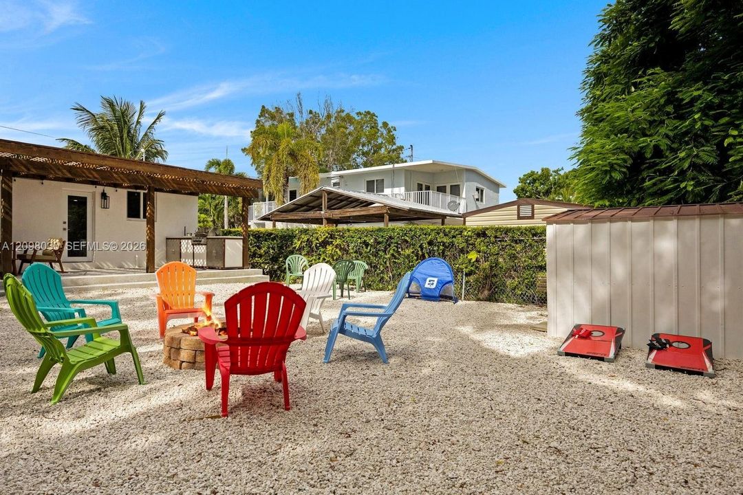 For Sale: $735,000 (3 beds, 2 baths, 1120 Square Feet)