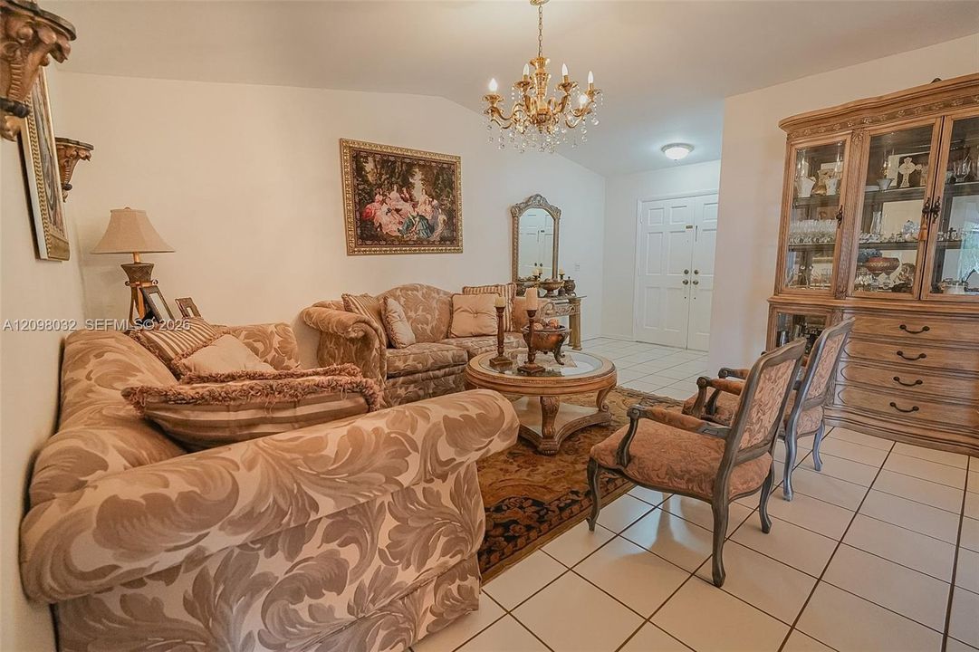 En Venta: $599,999 (3 camas, 2 baños, 1645 Pies cuadrados)
