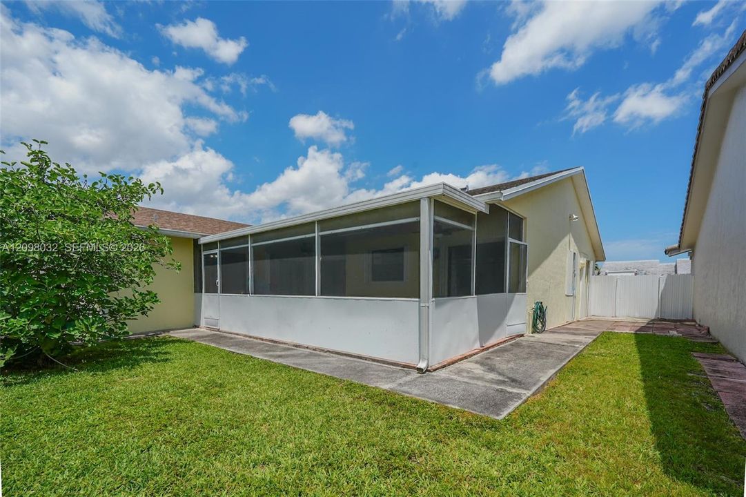 En Venta: $599,999 (3 camas, 2 baños, 1645 Pies cuadrados)
