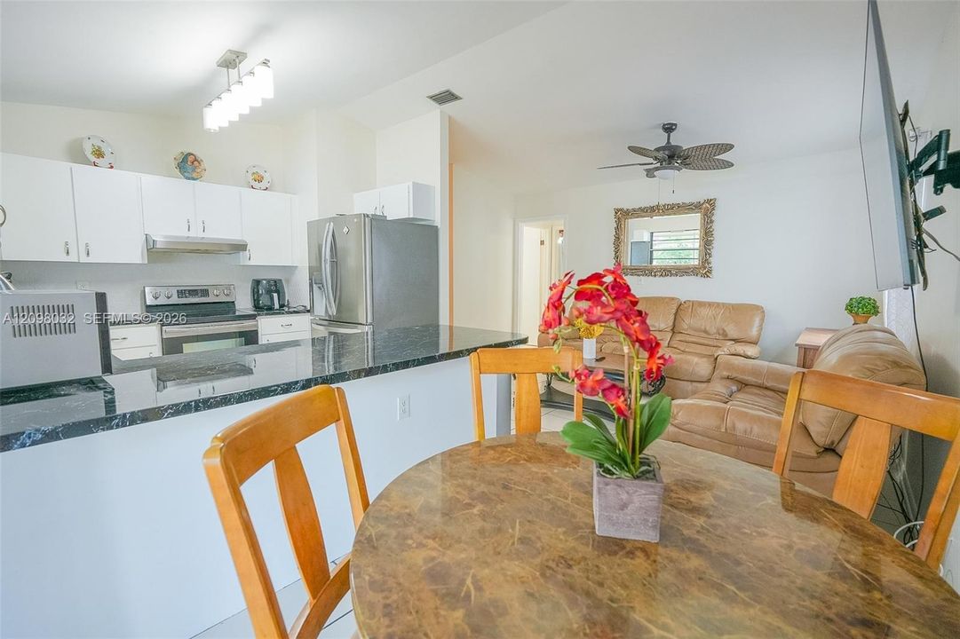 En Venta: $599,999 (3 camas, 2 baños, 1645 Pies cuadrados)