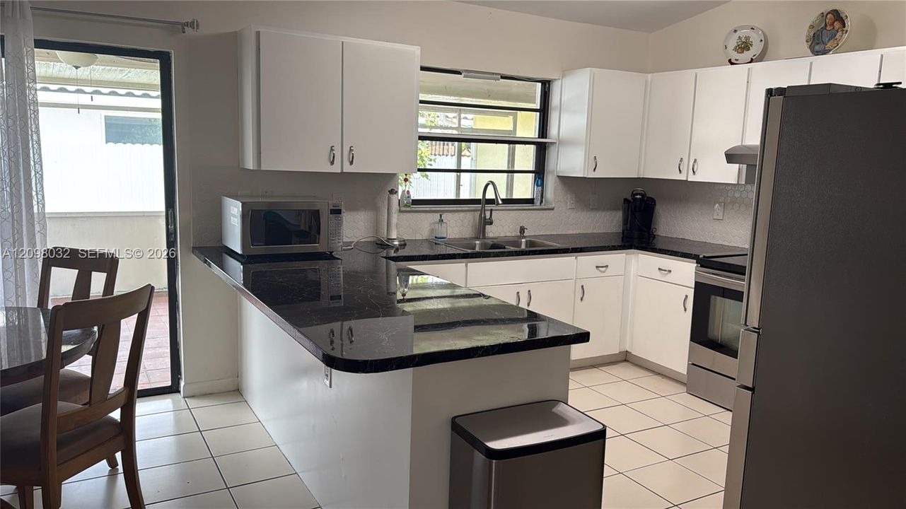 En Venta: $599,999 (3 camas, 2 baños, 1645 Pies cuadrados)