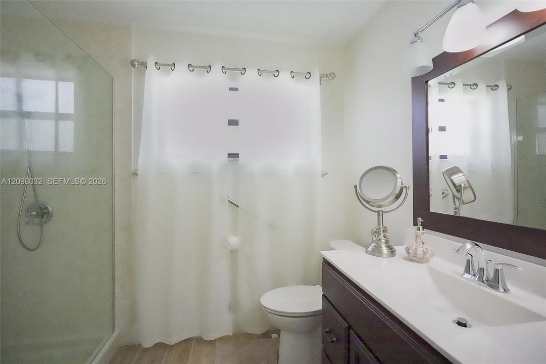 En Venta: $599,999 (3 camas, 2 baños, 1645 Pies cuadrados)