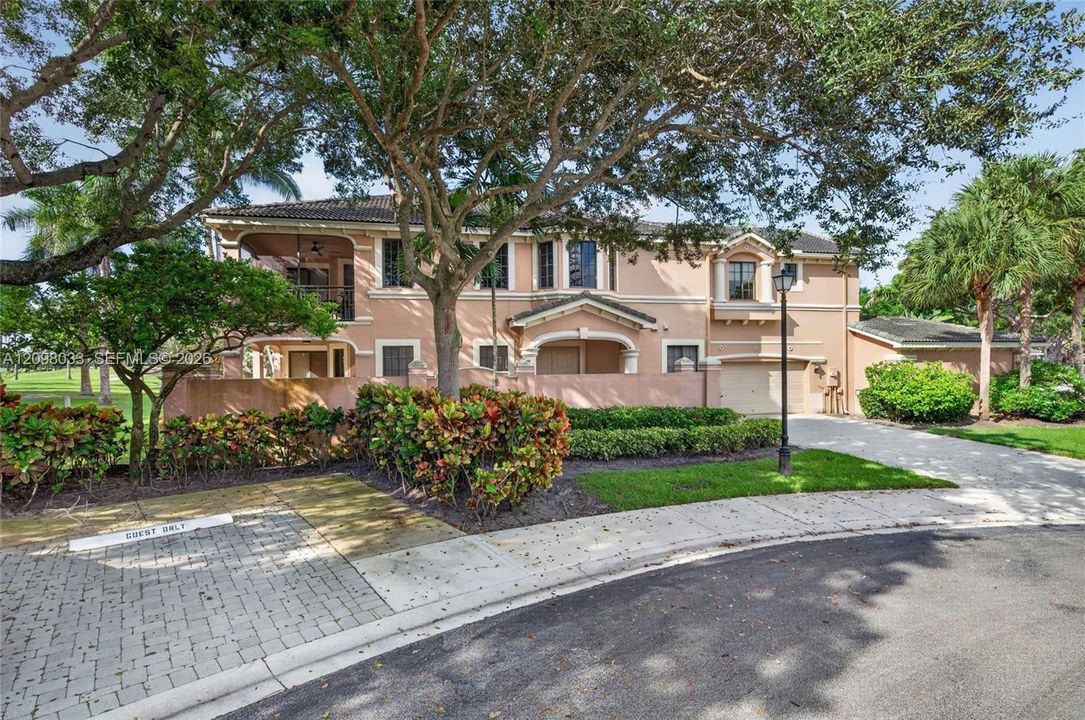 For Rent: $4,200 (3 beds, 2 baths, 1560 Square Feet)