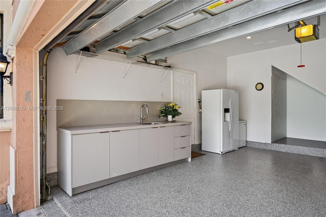 For Rent: $4,200 (3 beds, 2 baths, 1560 Square Feet)