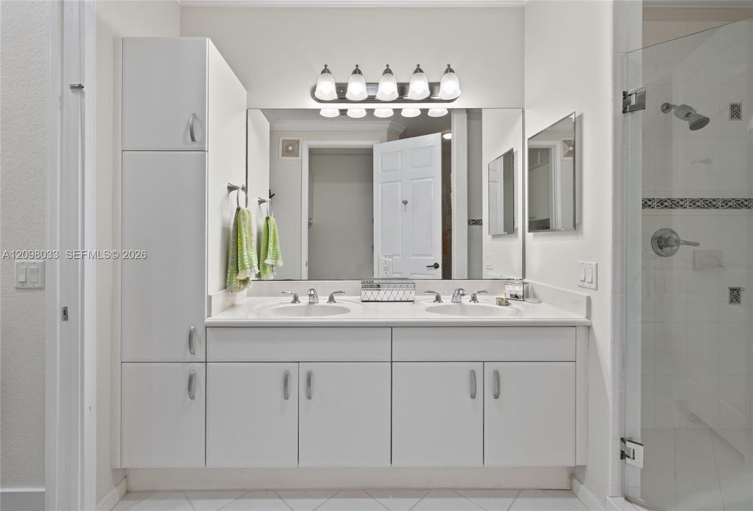 For Rent: $4,200 (3 beds, 2 baths, 1560 Square Feet)