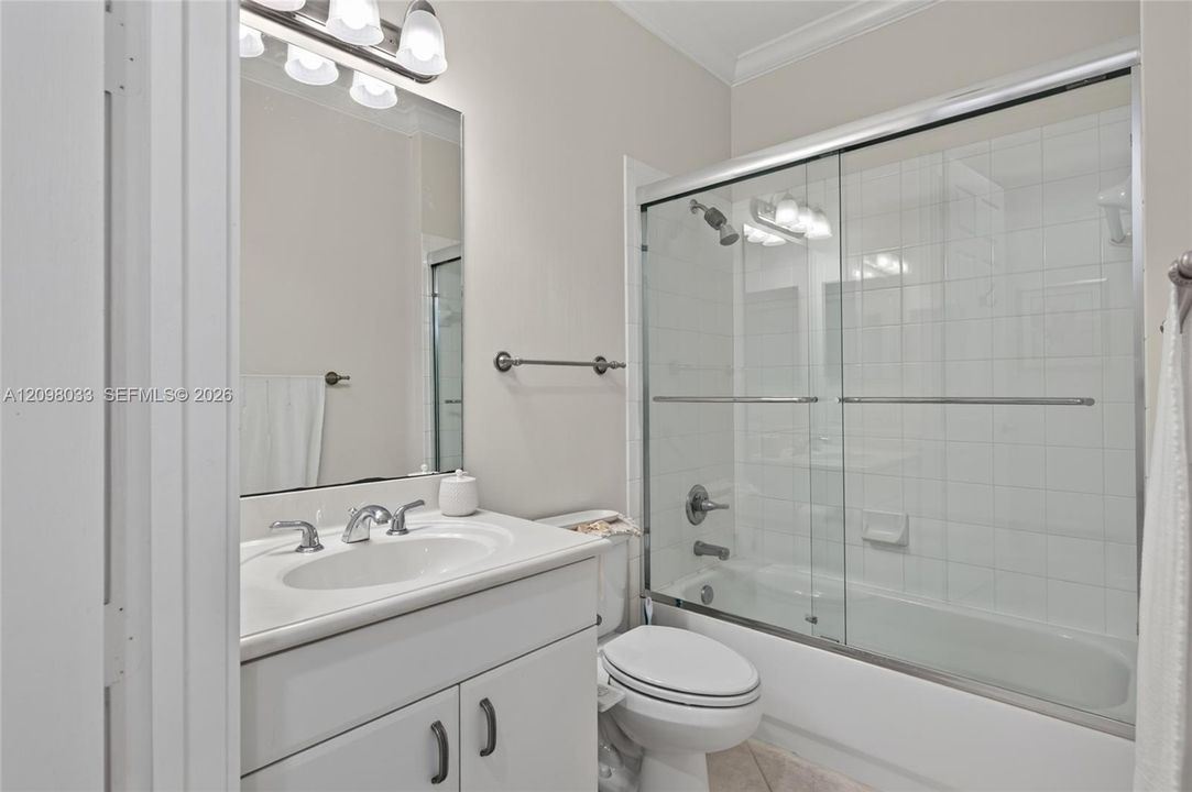 For Rent: $4,200 (3 beds, 2 baths, 1560 Square Feet)