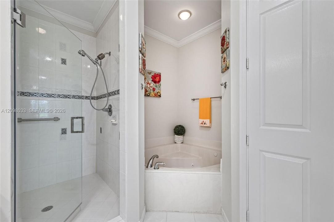 For Rent: $4,200 (3 beds, 2 baths, 1560 Square Feet)