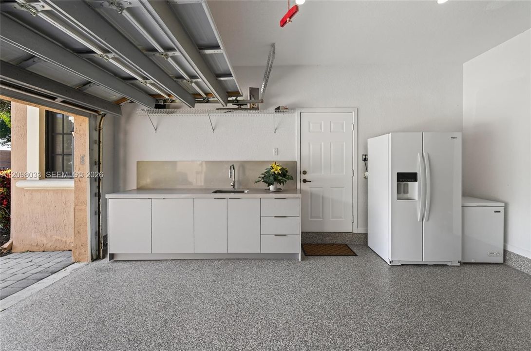For Rent: $4,200 (3 beds, 2 baths, 1560 Square Feet)