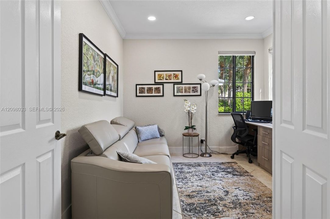 For Rent: $4,200 (3 beds, 2 baths, 1560 Square Feet)