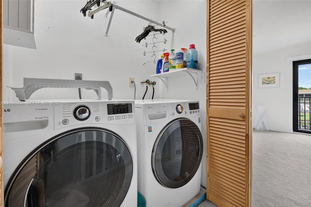 На продажу: $475,000 (4 спален, 2 ванн, 1816 Квадратных фут)