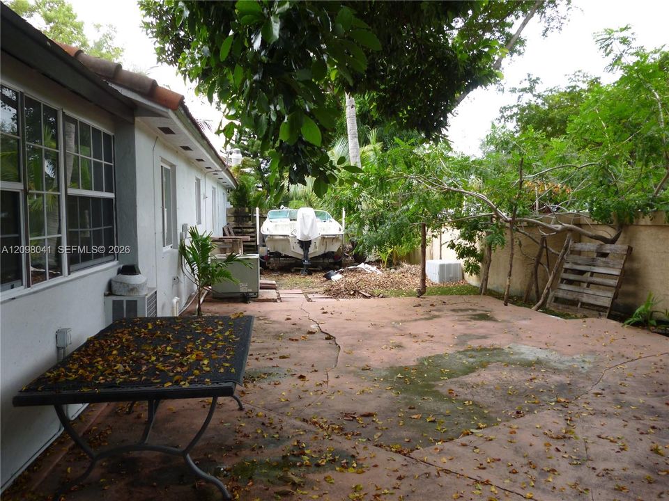 For Sale: $805,000 (3 beds, 2 baths, 1710 Square Feet)