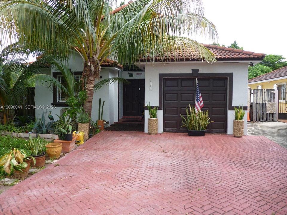 For Sale: $805,000 (3 beds, 2 baths, 1710 Square Feet)