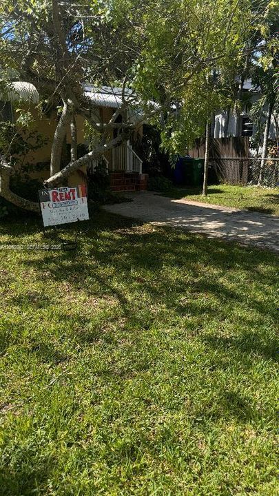 For Rent: $2,600 (2 beds, 1 baths, 761 Square Feet)