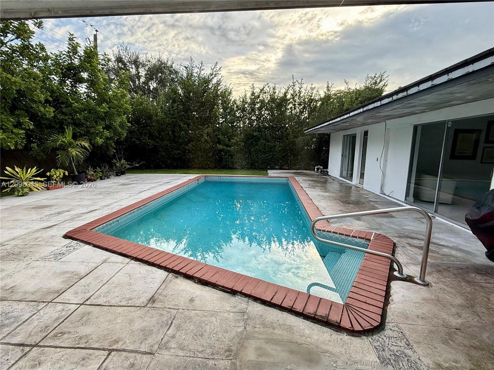 For Sale: $900,000 (4 beds, 4 baths, 2229 Square Feet)