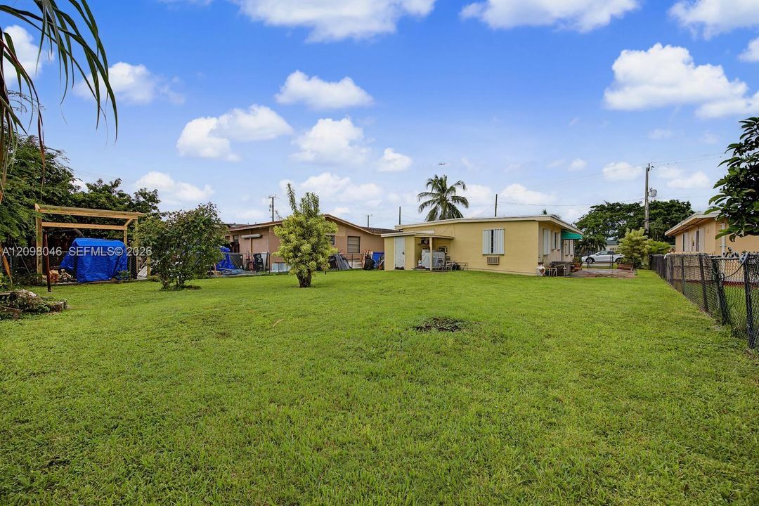 For Sale: $539,999 (4 beds, 2 baths, 1176 Square Feet)