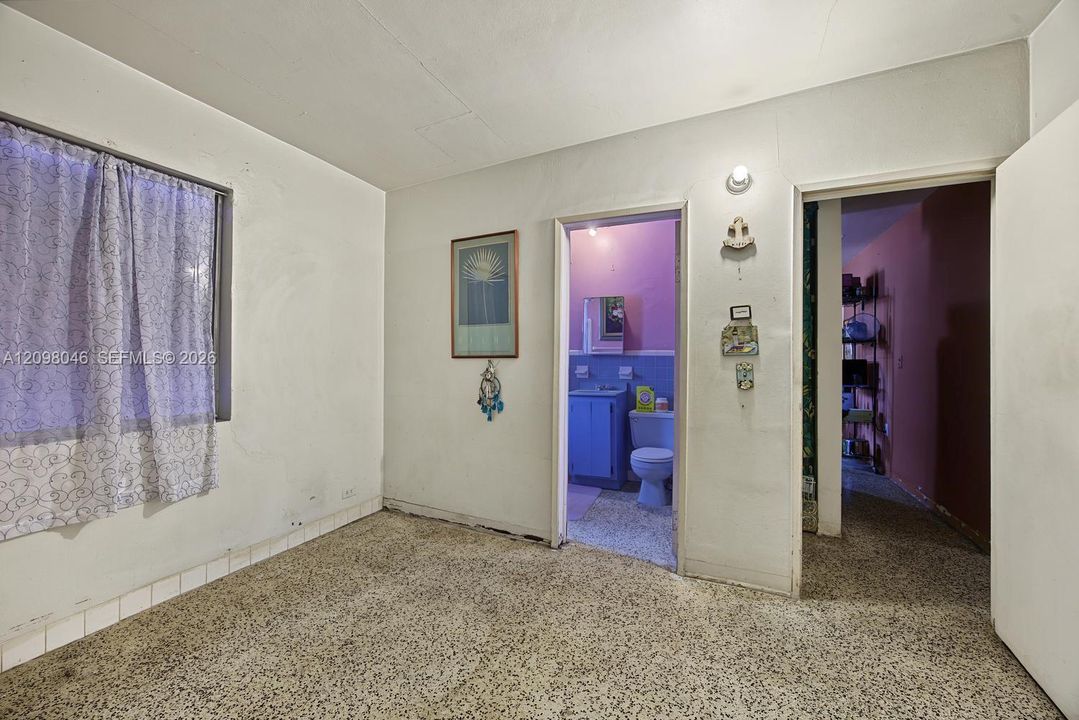 For Sale: $539,999 (4 beds, 2 baths, 1176 Square Feet)
