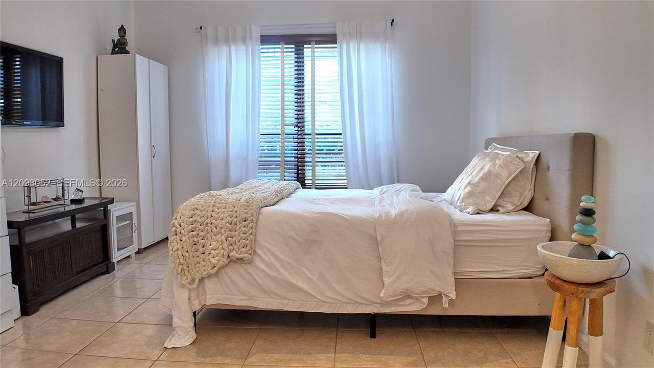 В аренду: $2,500 (1 спален, 1 ванн, 1177 Квадратных фут)