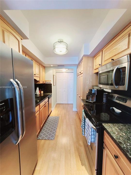 For Sale: $435,000 (2 beds, 2 baths, 1140 Square Feet)