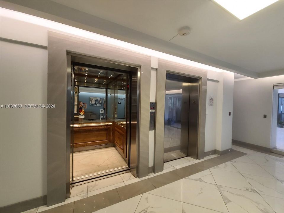 For Sale: $435,000 (2 beds, 2 baths, 1140 Square Feet)