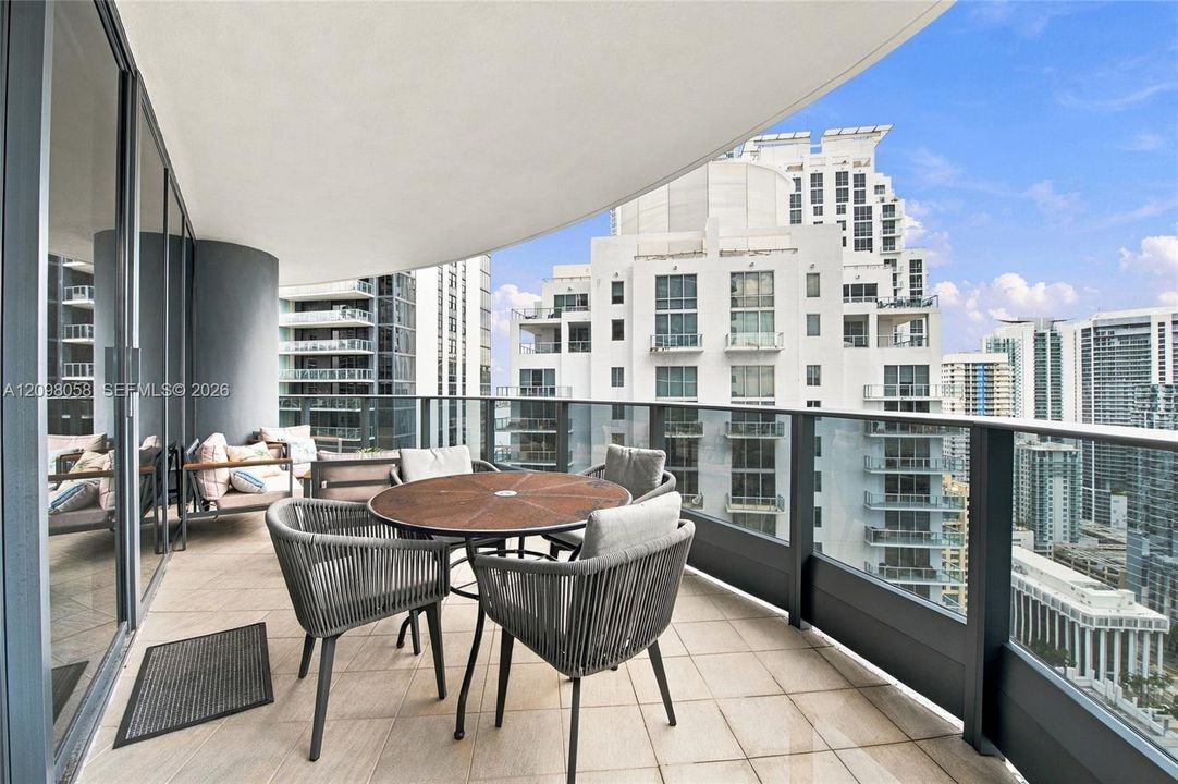 En Venta: $1,725,000 (2 camas, 2 baños, 1286 Pies cuadrados)