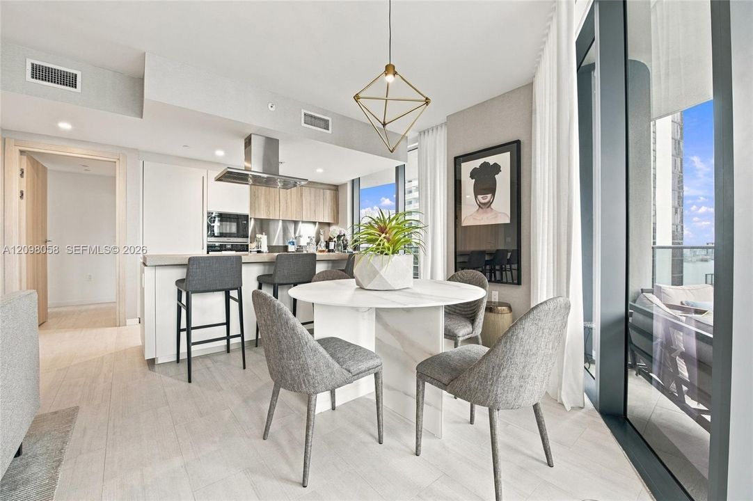En Venta: $1,725,000 (2 camas, 2 baños, 1286 Pies cuadrados)