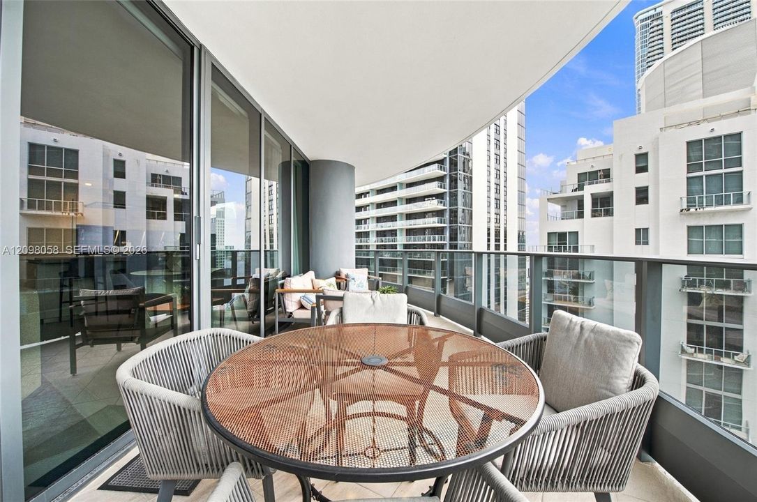 En Venta: $1,725,000 (2 camas, 2 baños, 1286 Pies cuadrados)