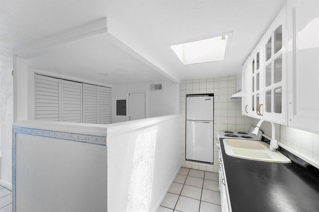3166-hawthorne-st-6