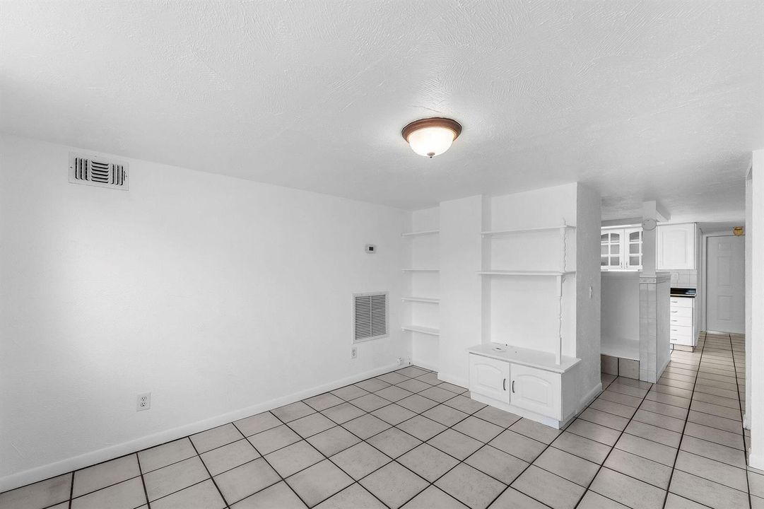 3166-hawthorne-st-10