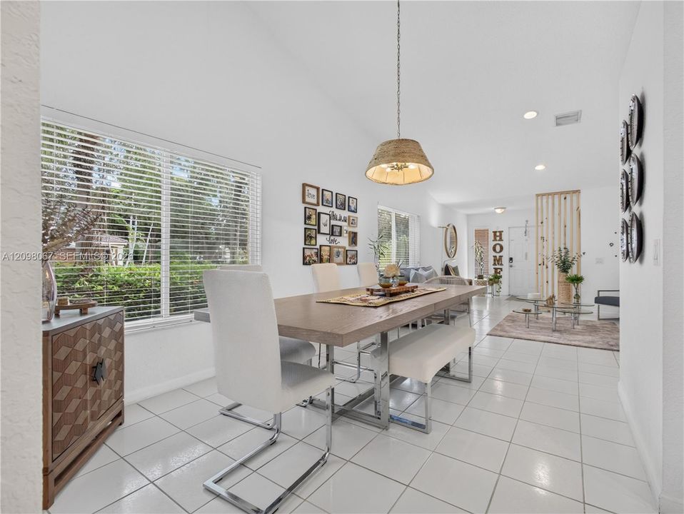 For Sale: $699,000 (3 beds, 2 baths, 1533 Square Feet)