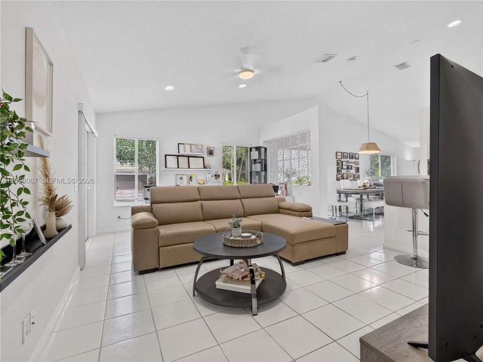 For Sale: $699,000 (3 beds, 2 baths, 1533 Square Feet)