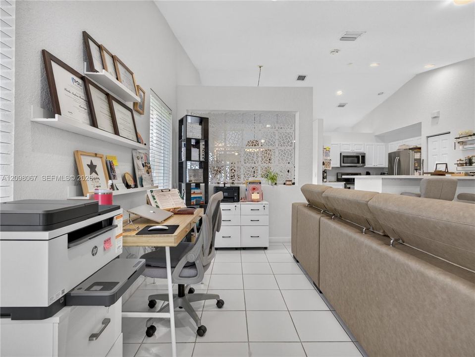 For Sale: $699,000 (3 beds, 2 baths, 1533 Square Feet)
