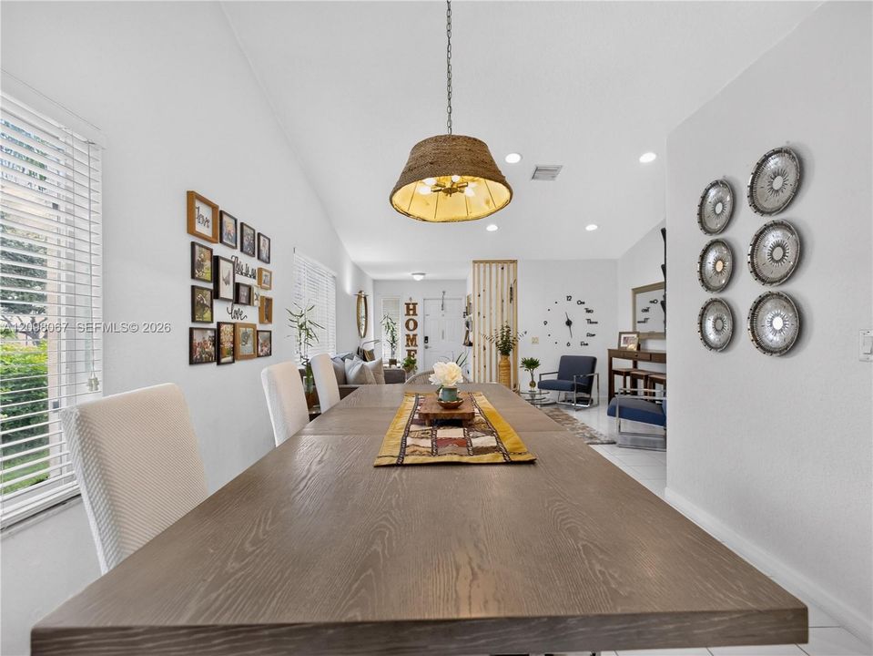 For Sale: $699,000 (3 beds, 2 baths, 1533 Square Feet)