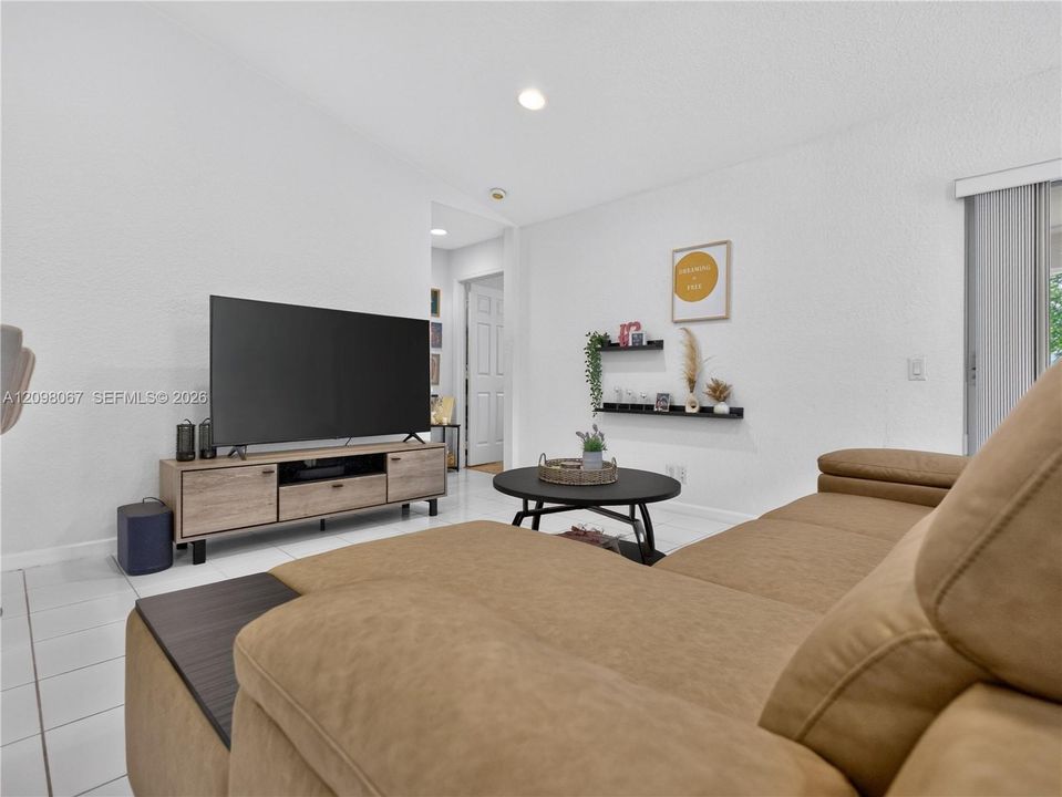 For Sale: $699,000 (3 beds, 2 baths, 1533 Square Feet)