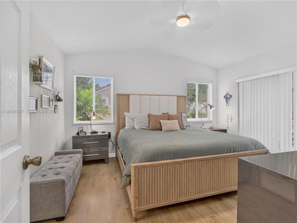 For Sale: $699,000 (3 beds, 2 baths, 1533 Square Feet)