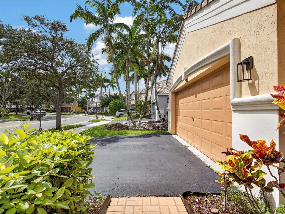 For Sale: $699,000 (3 beds, 2 baths, 1533 Square Feet)