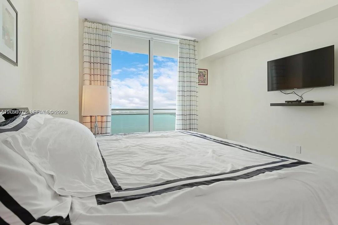 For Rent: $6,500 (2 beds, 2 baths, 1278 Square Feet)