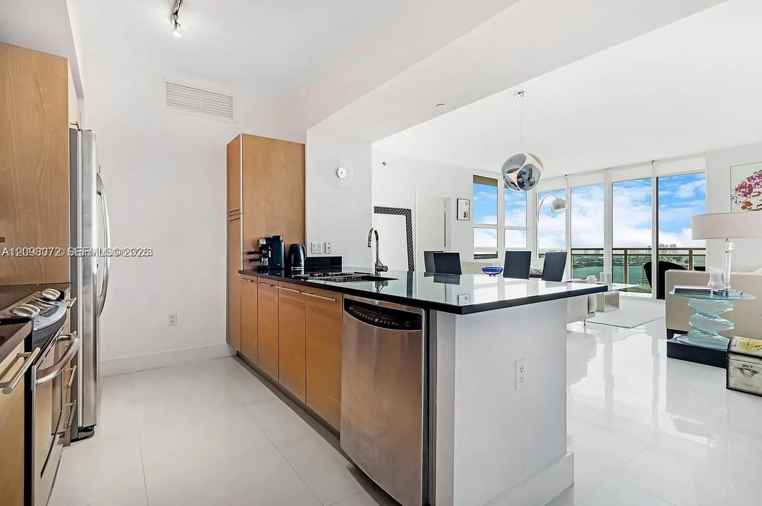 For Rent: $6,500 (2 beds, 2 baths, 1278 Square Feet)