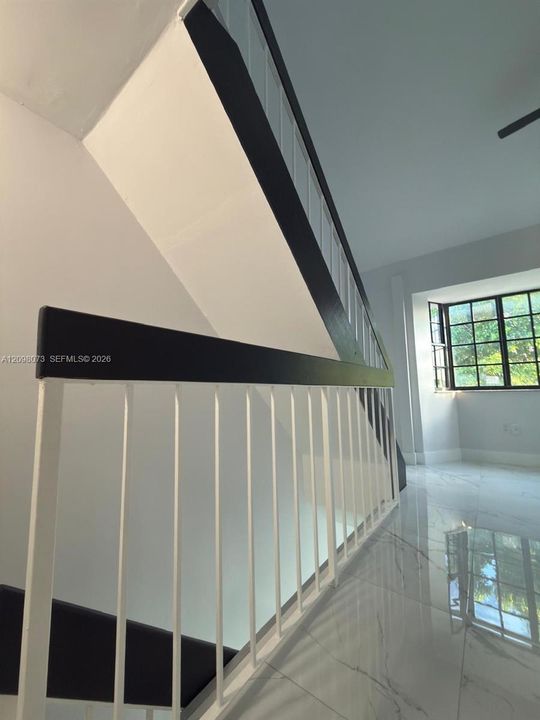 For Rent: $2,300 (2 beds, 1 baths, 624 Square Feet)