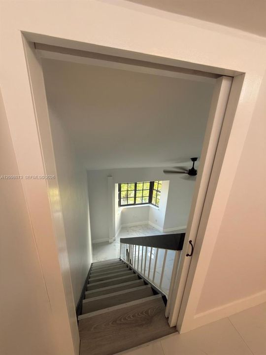 For Rent: $2,300 (2 beds, 1 baths, 624 Square Feet)