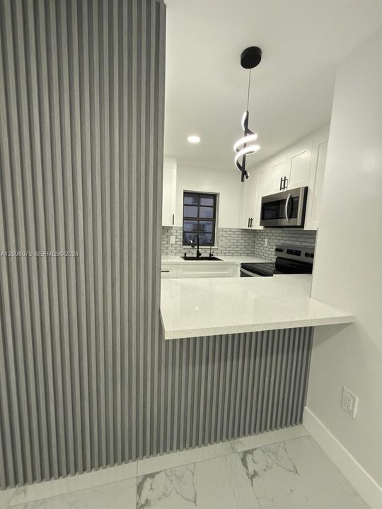 For Rent: $2,300 (2 beds, 1 baths, 624 Square Feet)