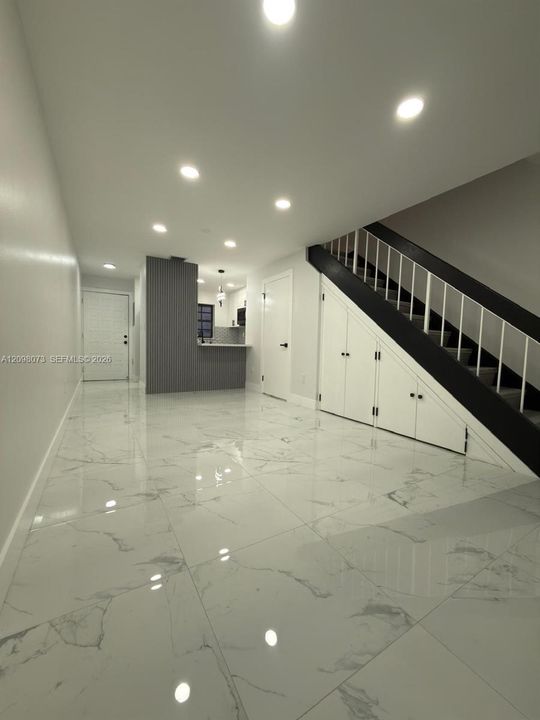 For Rent: $2,300 (2 beds, 1 baths, 624 Square Feet)