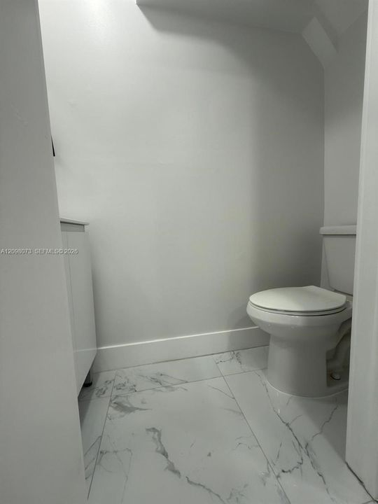 For Rent: $2,300 (2 beds, 1 baths, 624 Square Feet)