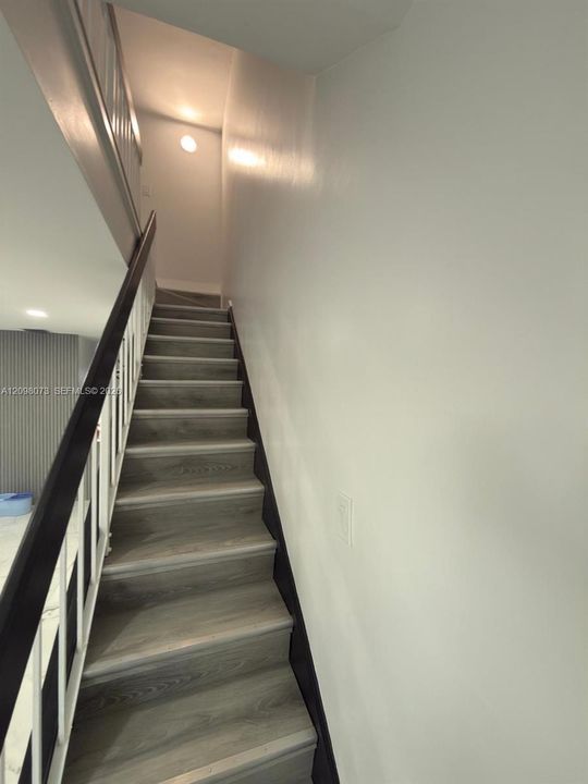 For Rent: $2,300 (2 beds, 1 baths, 624 Square Feet)