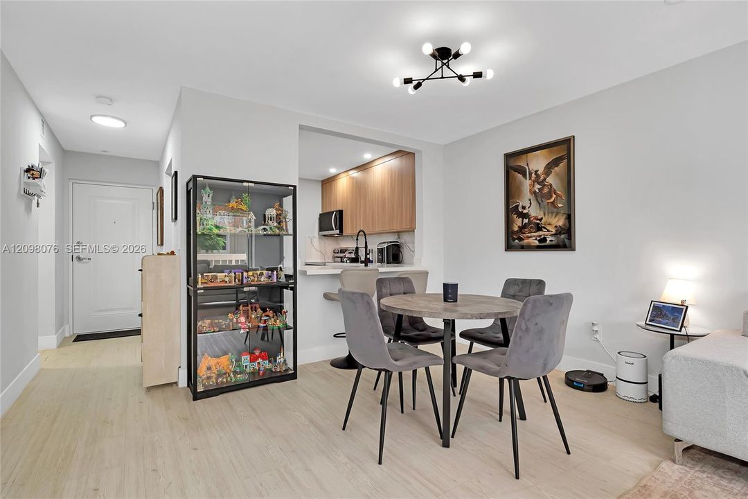 На продажу: $315,000 (1 спален, 1 ванн, 712 Квадратных фут)