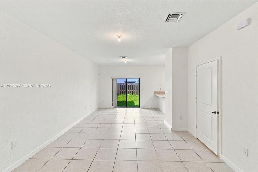 For Rent: $2,500 (3 beds, 2 baths, 1296 Square Feet)